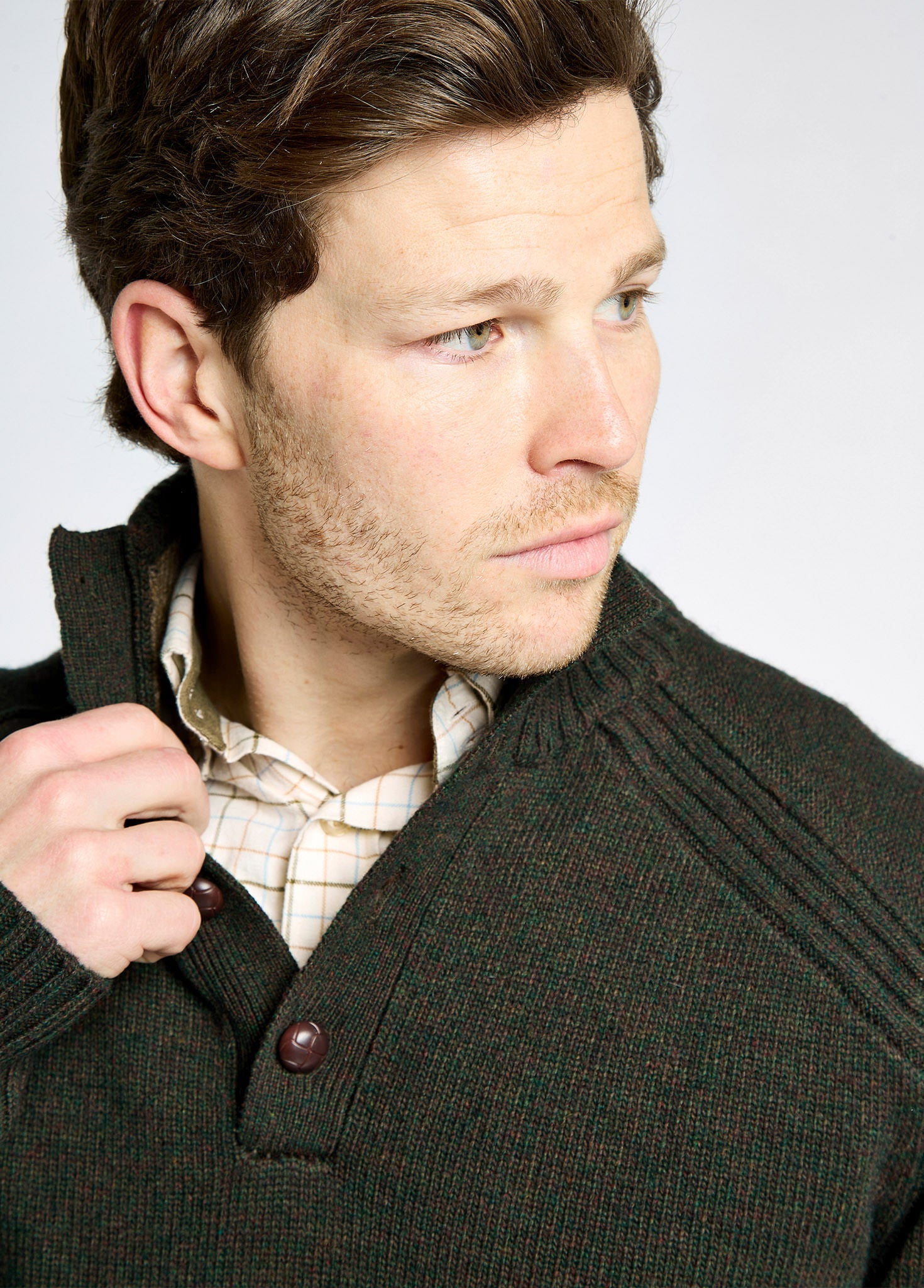 Shields Men’s button neck sweater - Olive